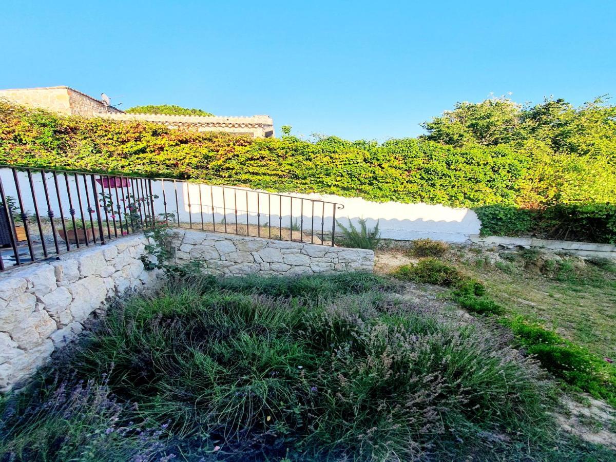 F2 neuf calme climatisé wifi parking - 1,5 km mer Cagnes-sur-Mer Esterno foto