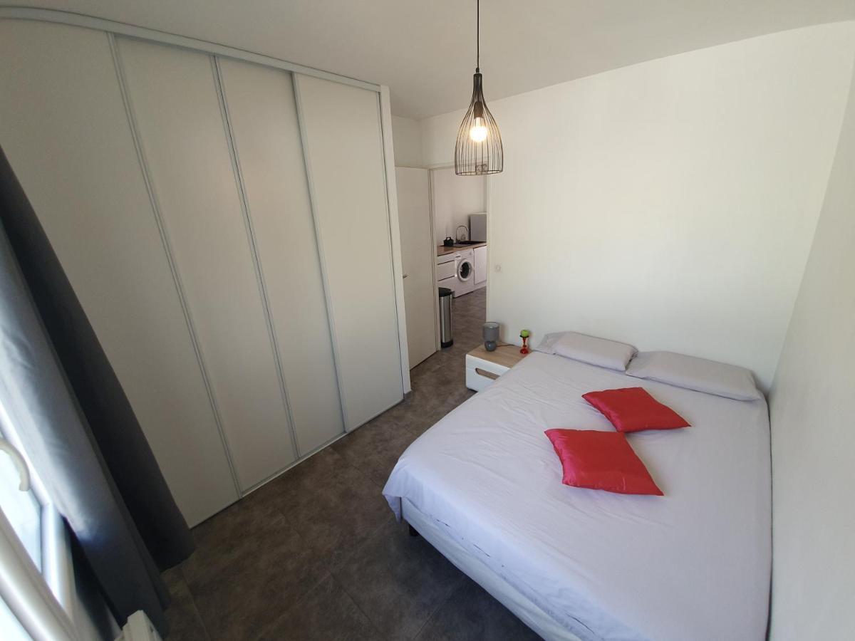 F2 neuf calme climatisé wifi parking - 1,5 km mer Cagnes-sur-Mer Esterno foto